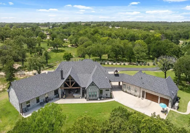 Photo 2 of Mansion for sale at 4101 W Hwy 114, Paradise, TX 76073 | MLS# 21313278 | Listing updated on 2026-08-22