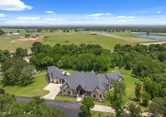 Photo 4 of Single family home for sale at 4101 W Hwy 114, Paradise, TX 76073 | MLS# 21313278 | Listing updated on 2026-08-22