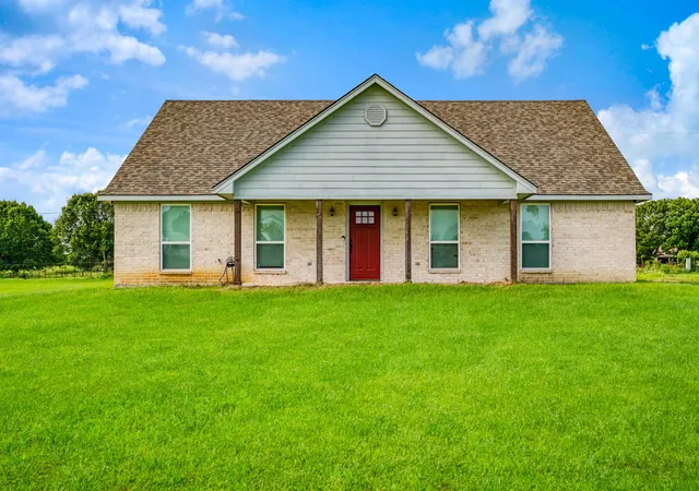 Homes for sale in Blossom, TX | 735 Todd St, Blossom, TX 75416 | MLS# 21313808