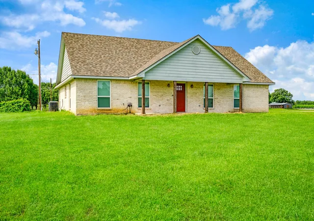 Photo 2 of Single family home for sale at 735 Todd St, Blossom, TX 75416 | MLS# 21313808 | Listing updated on 2026-07-27