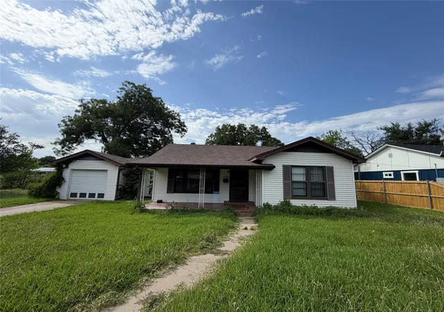 Homes for sale in Bellmead, TX | 2516 Briarwood Ln, Bellmead, TX 76705 | MLS# 21313522