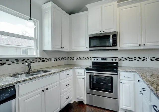 Photo 4 of Sale Pending at 3324 Willing Ave, Fort Worth, TX 76110 | MLS# 21313531 | Listing updated on 2026-08-29