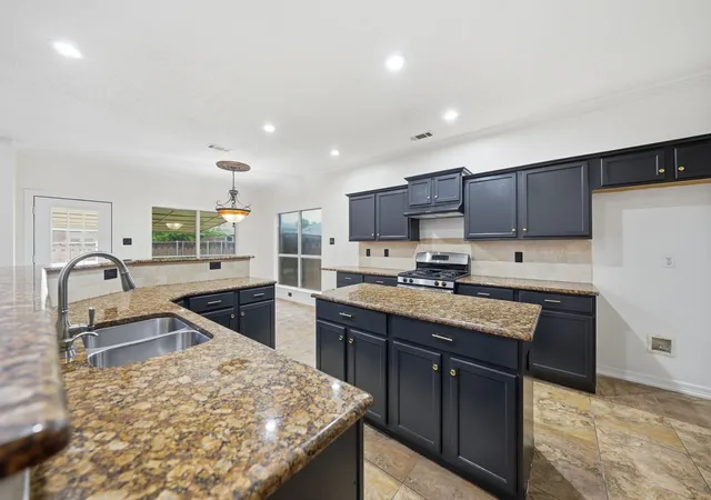 Photo 3 of Sale Pending at 133 Blanchard Dr, Rockwall, TX 75032 | MLS# 21313489 | Listing updated on 2026-08-22