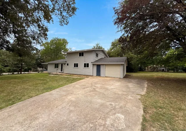 Homes for sale in Gun Barrel City, TX | 123 E Merry Wy, Gun Barrel City, TX 75156 | MLS# 21311200