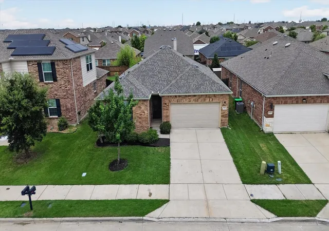 Photo 2 of Single family home for sale at 3113 Adrian Creek Dr, Little Elm, TX 75068 | MLS# 21312945 | Listing updated on 2026-08-26