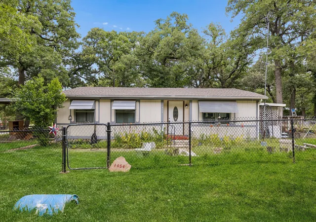 Photo 1 of Manufactured home for sale at 1454 Forrest Trl, Azle, TX 76020 | MLS# 21297271 | Listing updated on 2026-09-03