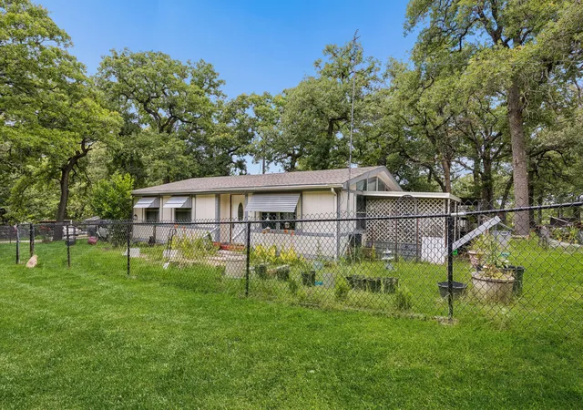 Photo 2 of Manufactured home for sale at 1454 Forrest Trl, Azle, TX 76020 | MLS# 21297271 | Listing updated on 2026-09-03