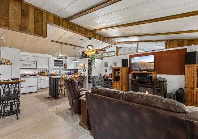 Photo 4 of Manufactured home for sale at 1454 Forrest Trl, Azle, TX 76020 | MLS# 21297271 | Listing updated on 2026-09-03