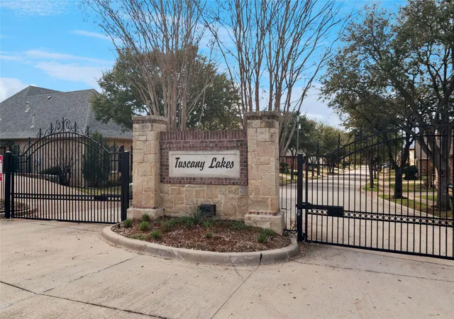 Photo 2 of Single family home for sale at 6411 Tuscany Park Dr, Arlington, TX 76016 | MLS# 21313794 | Listing updated on 2026-08-22