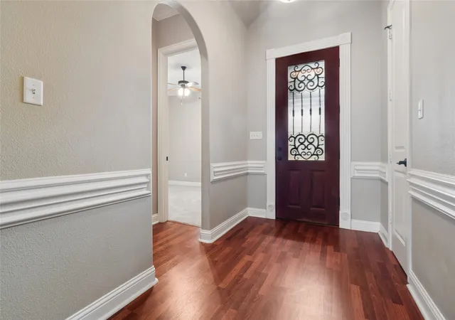 Photo 3 of Single family home for sale at 6411 Tuscany Park Dr, Arlington, TX 76016 | MLS# 21313794 | Listing updated on 2026-08-22