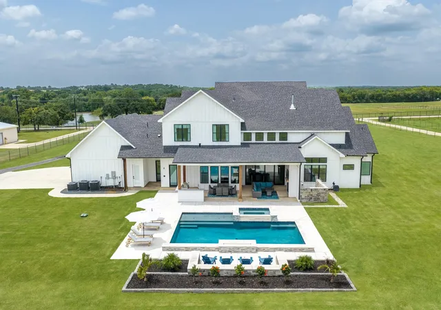 Photo 1 of Mansion for sale at 10652 Fincher Rd, Argyle, TX 76226 | MLS# 21311135 | Listing updated on 2026-09-23