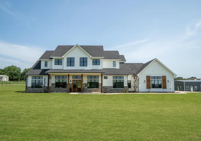 Photo 2 of Mansion for sale at 10652 Fincher Rd, Argyle, TX 76226 | MLS# 21311135 | Listing updated on 2026-09-23