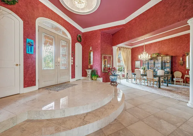 Photo 3 of Single family home for sale at 2002 W Emerald Bend Ct, Granbury, TX 76049 | MLS# 21310631 | Listing updated on 2026-08-31