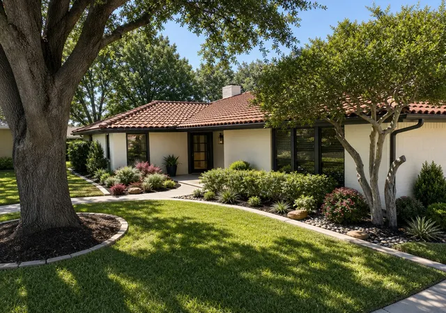 Photo 1 of Sale Pending at 6651 Mike Lane Ct, Fort Worth, TX 76116 | MLS# 21313821 | Listing updated on 2026-08-27