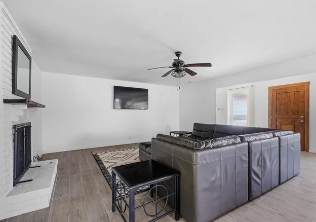 Photo 3 of Sale Pending at 215 Pole Bridge Rd, Seagoville, TX 75159 | MLS# 21304749 | Listing updated on 2026-09-26