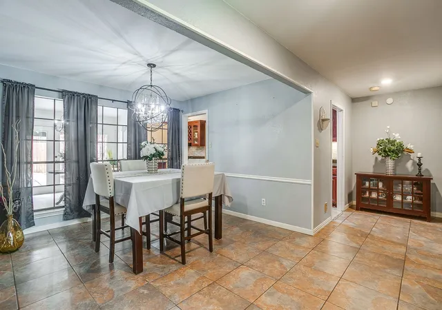 Photo 3 of Single family home for sale at 1800 Briarcrest Ln, Arlington, TX 76012 | MLS# 21313351 | Listing updated on 2026-08-22