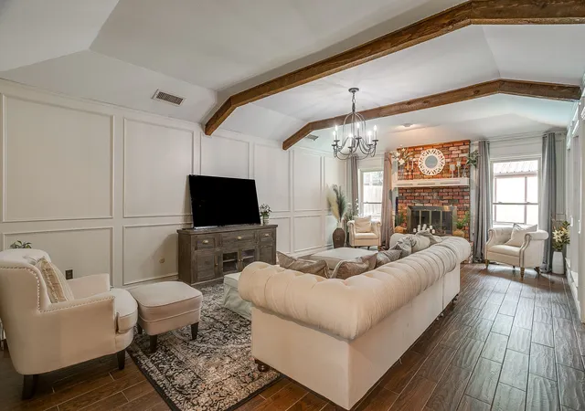 Photo 4 of Single family home for sale at 1800 Briarcrest Ln, Arlington, TX 76012 | MLS# 21313351 | Listing updated on 2026-08-22
