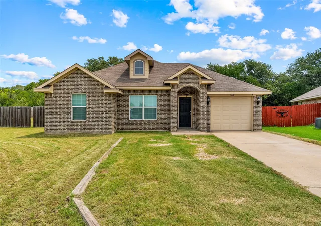 Homes for sale in Lacy Lakeview, TX | 100 Tomahawk Dr, Lacy Lakeview, TX 76705 | MLS# 21313842