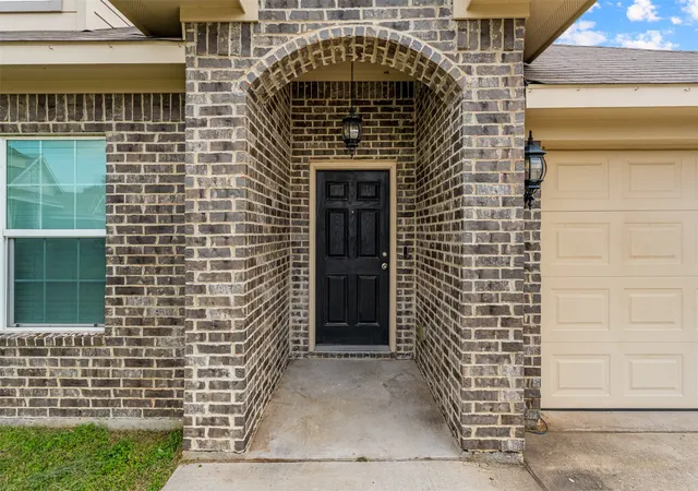 Homes for sale in Lacy Lakeview, TX | 100 Tomahawk Dr, Lacy Lakeview, TX 76705 | MLS# 21313842