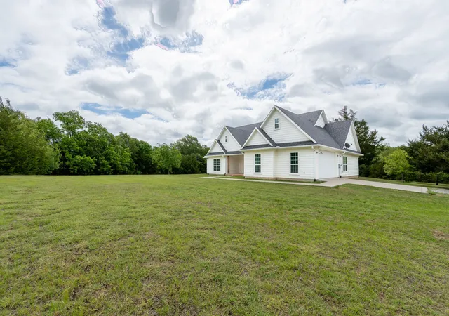 Homes for sale in Bells, TX | 38 Jubilee Farm Rd, Bells, TX 75414 | MLS# 21303197