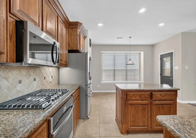 4th image of 2445 Greenbrook Dr, Little Elm, TX 75068 | MLS# 21313847