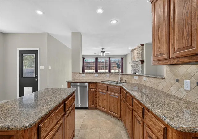 5th image of 2445 Greenbrook Dr, Little Elm, TX 75068 | MLS# 21313847