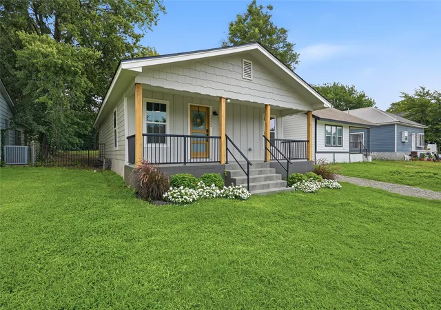 Homes for sale in Denison, TX | 1525 W Woodard St, Denison, TX 75020 | MLS# 21313751