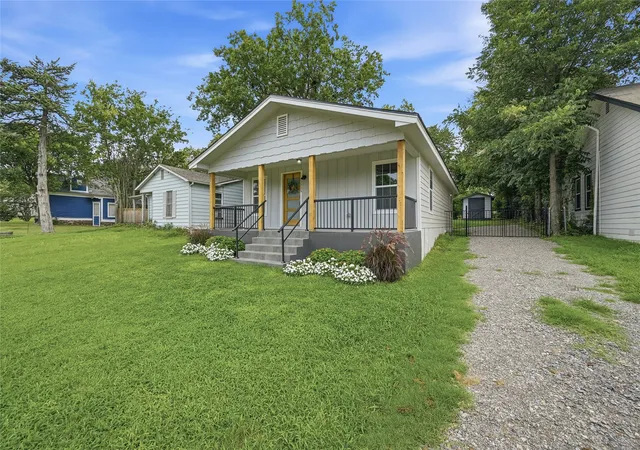 Homes for sale in Denison, TX | 1525 W Woodard St, Denison, TX 75020 | MLS# 21313751