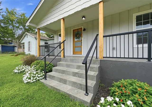 Homes for sale in Denison, TX | 1525 W Woodard St, Denison, TX 75020 | MLS# 21313751