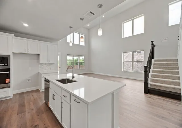 Photo 3 of Single family home for sale at 1070 Birdie St, Gunter, TX 75058 | MLS# 21313470 | Listing updated on 2026-10-06