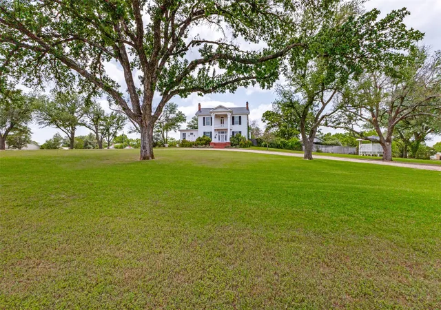 Homes for sale in Eastland, TX | 515 S Lamar St, Eastland, TX 76448 | MLS# 21313254