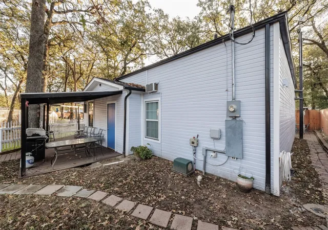 Photo 2 of Single family home for sale at 9953 Greentree Ln, Wills Point, TX 75169 | MLS# 21313892 | Listing updated on 2026-10-01