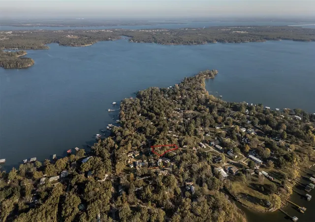 Photo 3 of Single family home for sale at 9953 Greentree Ln, Wills Point, TX 75169 | MLS# 21313892 | Listing updated on 2026-10-01