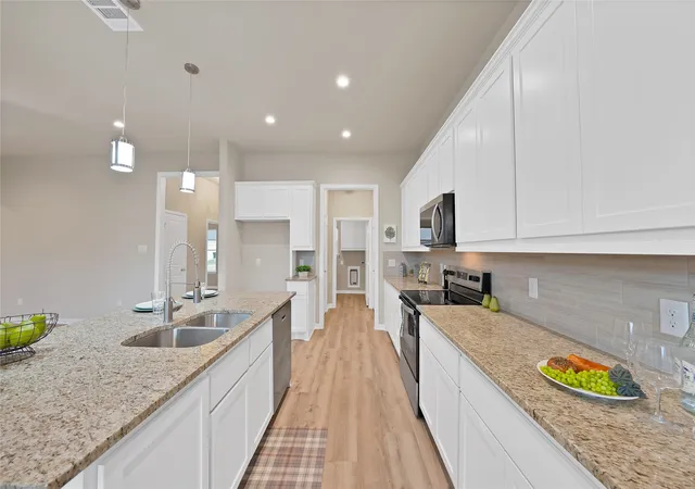 Photo 3 of Single family home for sale at 109 Panther Loop, Mabank, TX 75147 | MLS# 21313856 | Listing updated on 2026-07-26