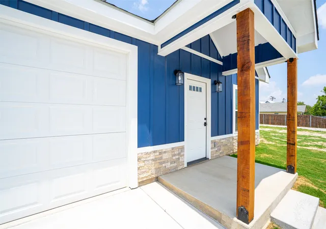 Photo 2 of Single family home for sale at 710 N Post Oak St, Dublin, TX 76446 | MLS# 21313314 | Listing updated on 2026-09-22