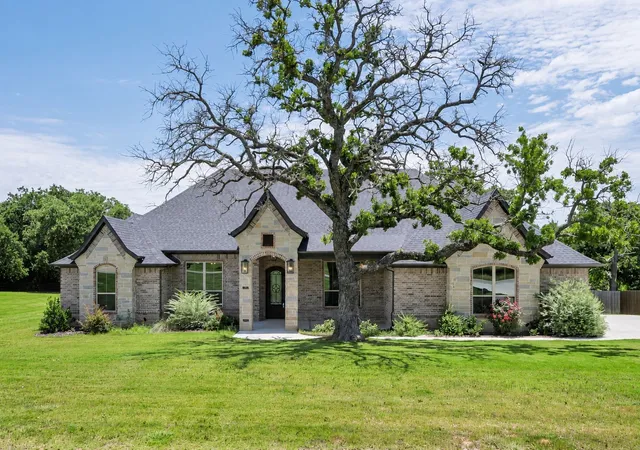 Photo 1 of Single family home for sale at 180 Hassler Dr, Stephenville, TX 76401 | MLS# 21293754 | Listing updated on 2026-07-10