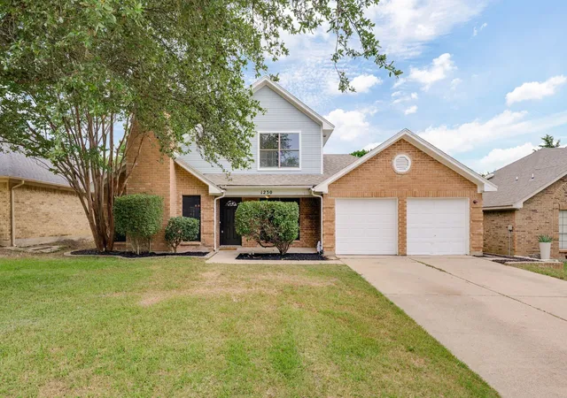Homes for sale in Cedar Hill, TX | 1230 Castleman Dr, Cedar Hill, TX 75104 | MLS# 21313830