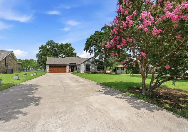 Homes for sale in Lake Kiowa, TX | 1344 Kiowa Dr E, Lake Kiowa, TX 76240 | MLS# 21313930