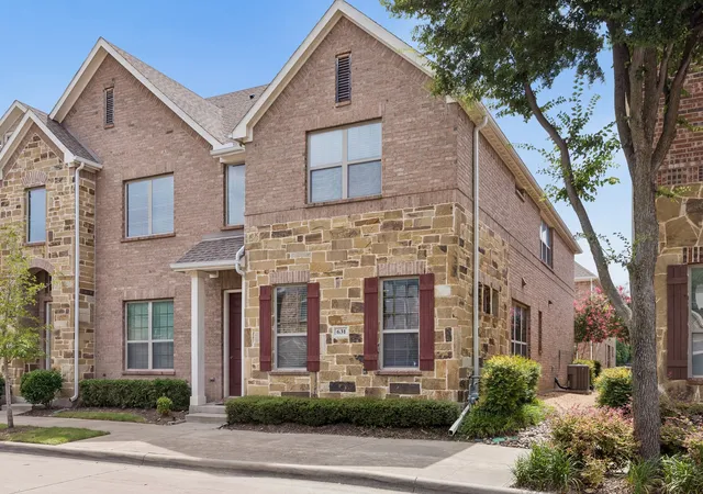Photo 1 of Townhouse for sale at 631 Matthew Pl, Richardson, TX 75081 | MLS# 21311954 | Listing updated on 2026-08-23