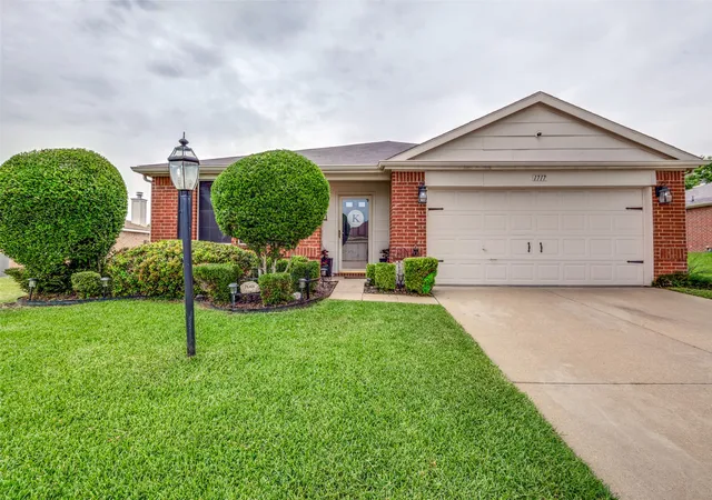 Photo 3 of Single family home for sale at 1717 Berkeley Dr, Glenn Heights, TX 75154 | MLS# 21313479 | Listing updated on 2026-09-29