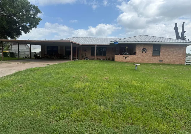 Single family home for sale at 600 W Washington, Kosse, TX 76653 | MLS# 21314010