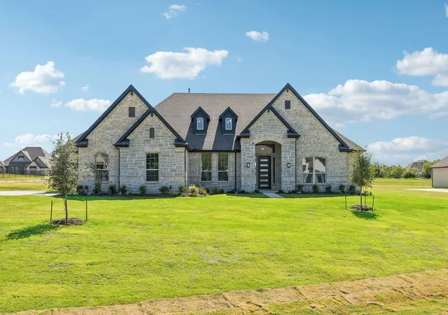 Photo 1 of Sale Pending at 5001 Valley View Dr, Joshua, TX 76058 | MLS# 21314054 | Listing updated on 2026-08-27