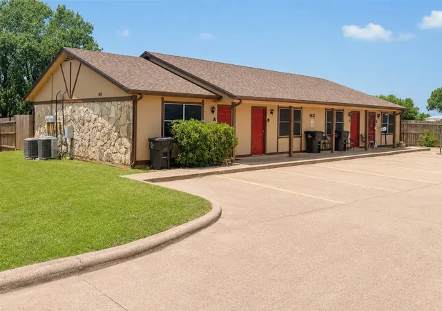 Photo 1 of Multi family home for sale at 1411 Courtney Pl, Cleburne, TX 76033 | MLS# 21309199 | Listing updated on 2026-08-06
