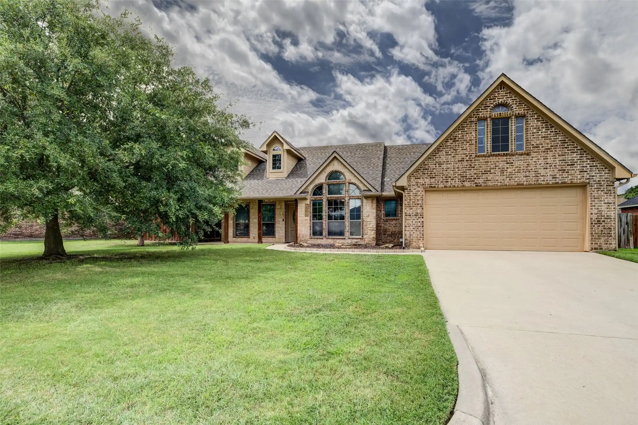 Single family home for sale at 2105 Ridgewood Dr, Bridgeport, TX 76426 | MLS# 21310511