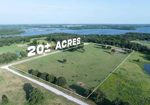 Homes for sale in Collinsville, TX | 400 Smith Ranch Rd, Collinsville, TX 76233 | MLS# 21313773