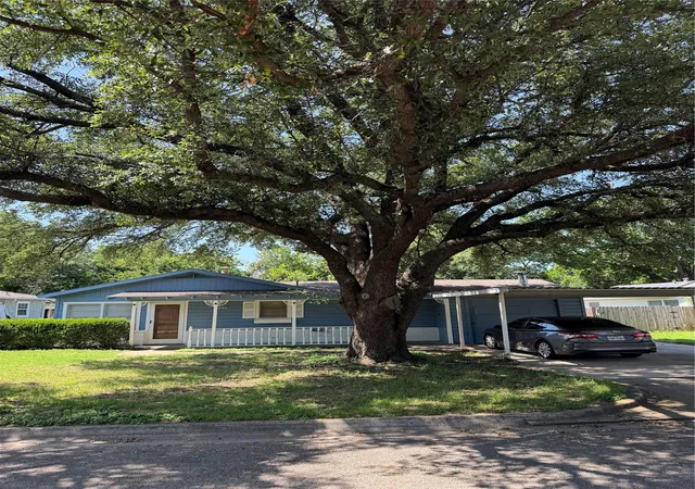 Photo 1 of Single family home for sale at 5128 Ira St, Haltom City, TX 76117 | MLS# 21313872 | Listing updated on 2026-07-21