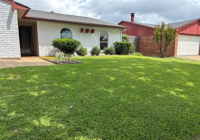 Photo 1 of Single family home for sale at 10207 Sweet Gum St, Dallas, TX 75249 | MLS# 21314045 | Listing updated on 2026-09-19