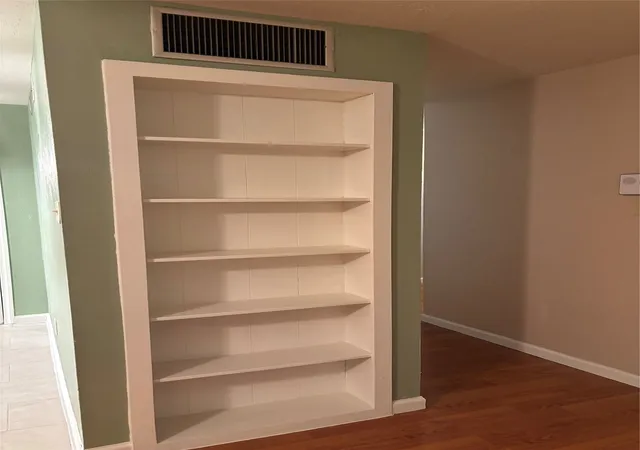 Photo 4 of Single family home for sale at 10207 Sweet Gum St, Dallas, TX 75249 | MLS# 21314045 | Listing updated on 2026-09-19