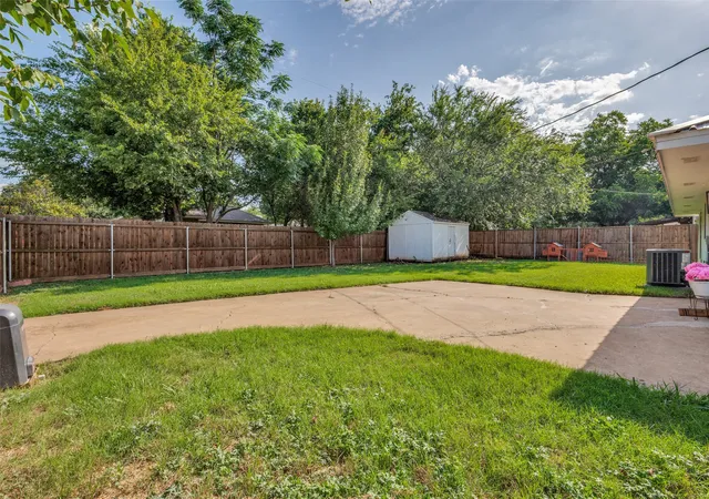 Homes for sale in Midlothian, TX | 616 E Avenue E, Midlothian, TX 76065 | MLS# 21313885