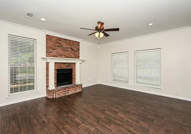 Photo 3 of Single family home for sale at 2057 Spinnaker Ln, Azle, TX 76020 | MLS# 21309170 | Listing updated on 2026-08-26